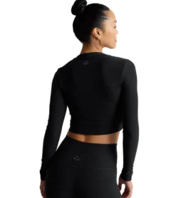 Beyond Yoga Featherweight Center Stage Cropped Long Sleeve