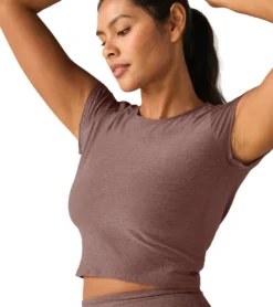 Beyond Yoga Featherweight Let Go Twist Back Cropped Tee