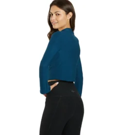 Beyond Yoga Featherweight Moving On Cropped Pullover