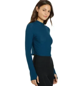 Beyond Yoga Featherweight Moving On Cropped Pullover