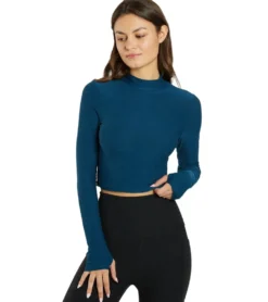 Beyond Yoga Featherweight Moving On Cropped Pullover