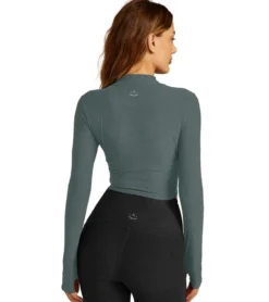 Beyond Yoga Featherweight Moving On Cropped Pullover
