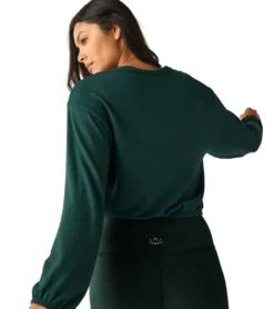 Beyond Yoga Soft Spoken Cropped Pullover