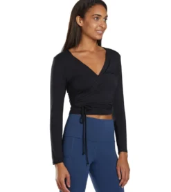 Everyday Yoga Studio to Street Layering Crop Wrap