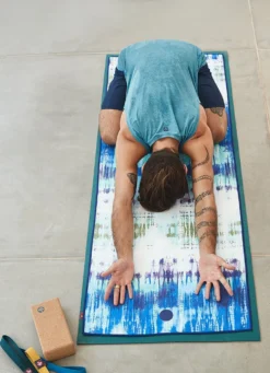 Manduka Yogitoes+ Repreve® Yoga Mat Towel, 71