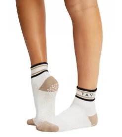 Tavi Aria Yoga Grip Socks